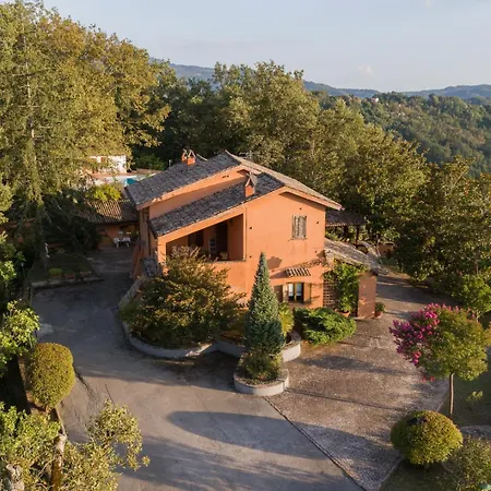 مزرعة للإقامة Il Borgo Nel Bosco *