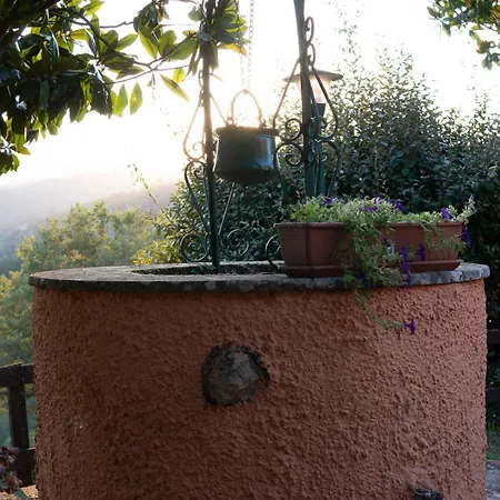 مزرعة للإقامة Il Borgo Nel Bosco