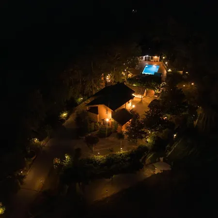 مزرعة للإقامة Il Borgo Nel Bosco