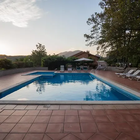 مزرعة للإقامة Il Borgo Nel Bosco Canterano