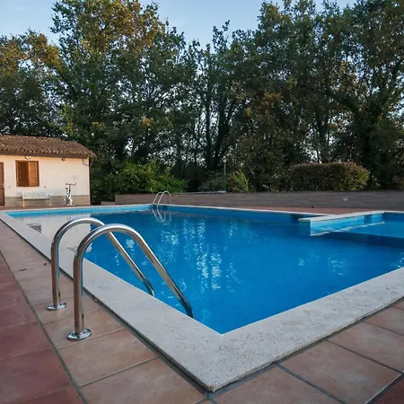 Il Borgo Nel Bosco مزرعة للإقامة